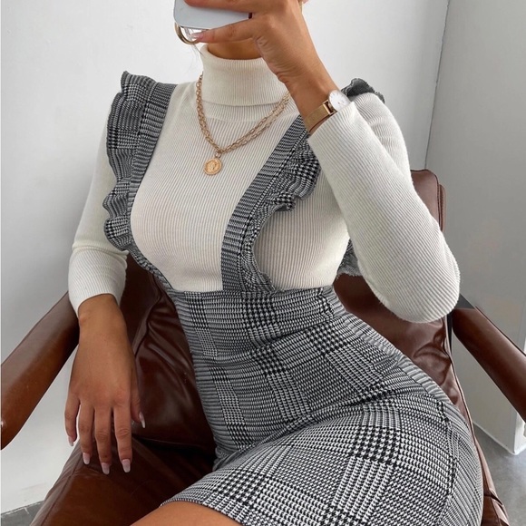 Plaid Ruffle Trim Overall Dress - Picture 7 of 14